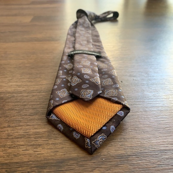 Robert Talbott Recent Paisley Silk Hand Made Tie - Picture 8 of 8